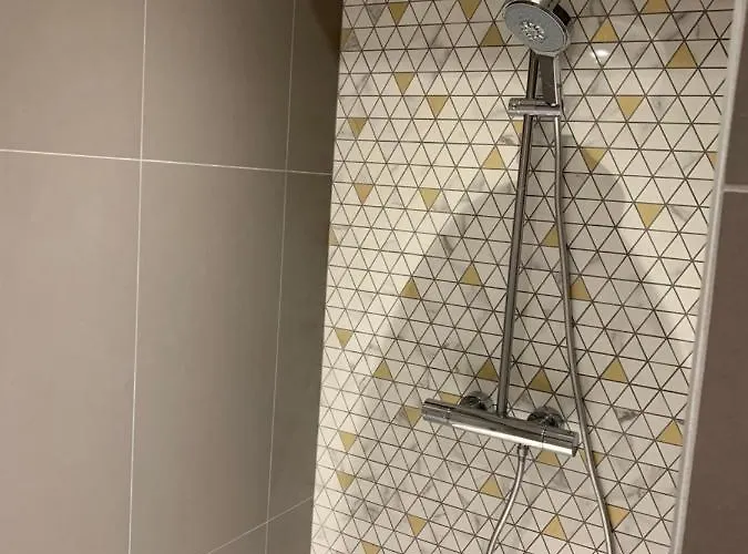 Et Les De Vjl... 3* Avize